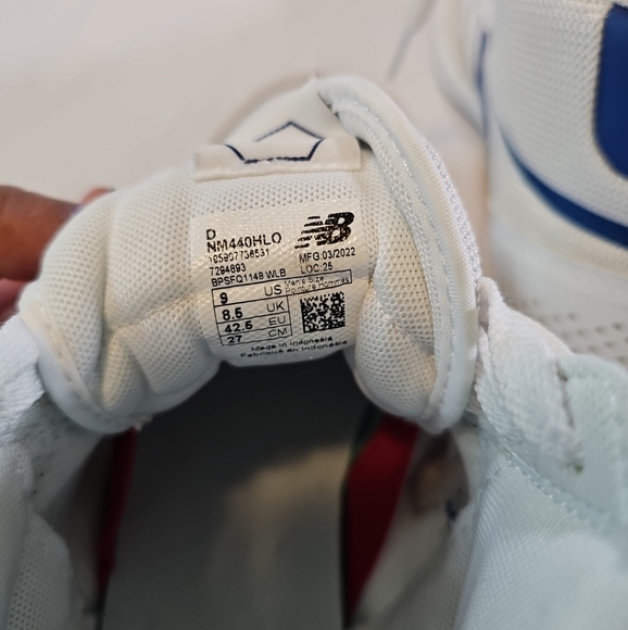 New Balance Men's White and Blue Sneakers - Picture 4 of 8